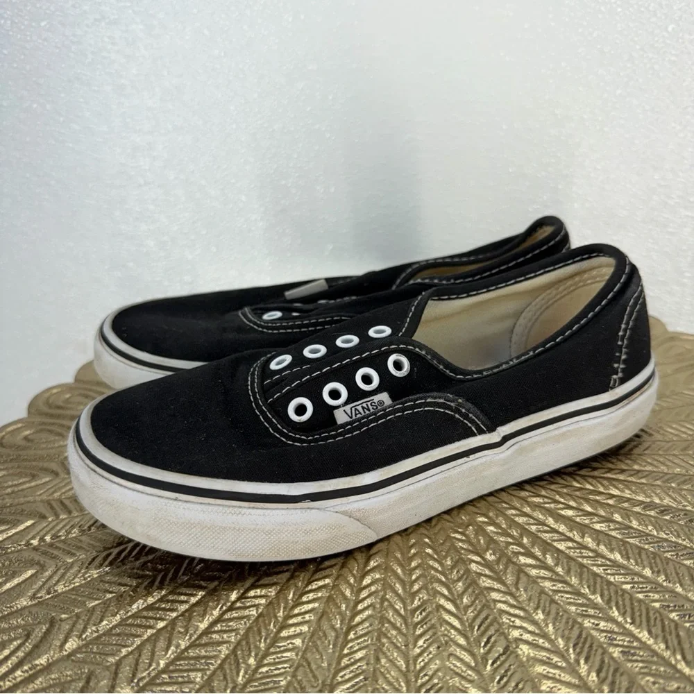 Vans Off The Wall Kids‎ 2.5 Black Canvas Slip On Sneakers